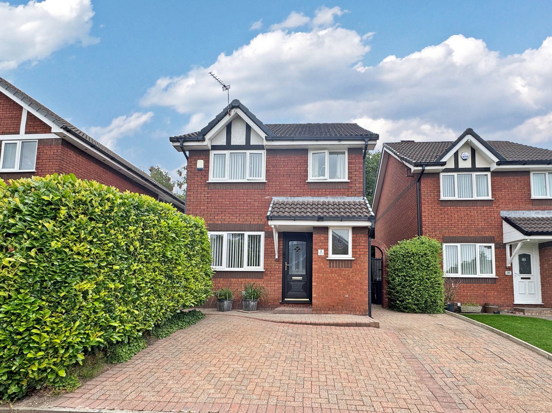 3 bedroom Detached for sale in Oldham
