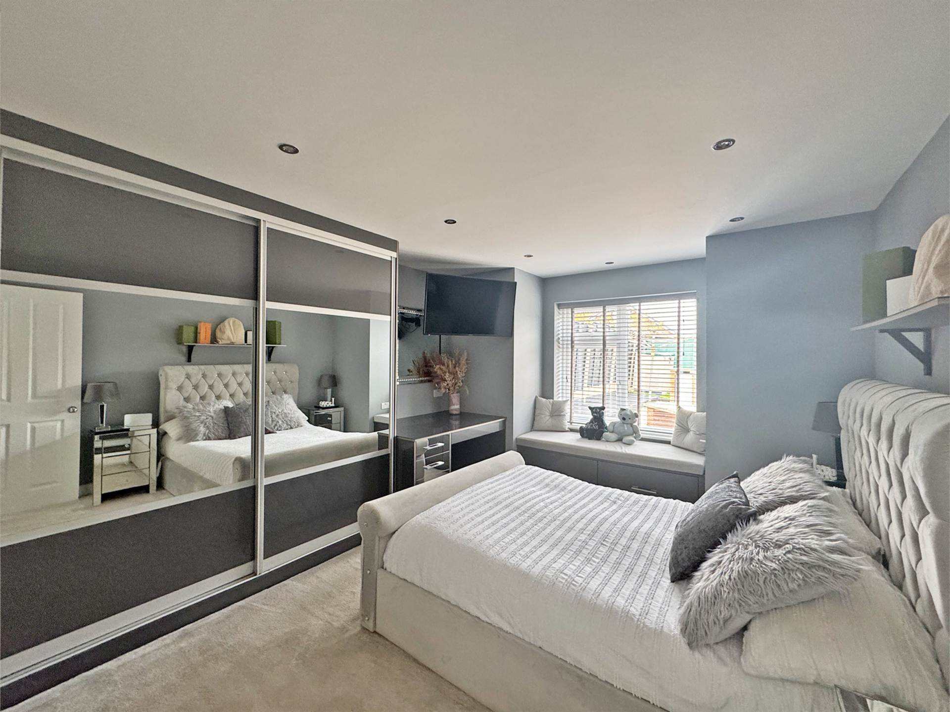 Additional Property Image 4 bedroom Semi Detached for sale in Oldham 3