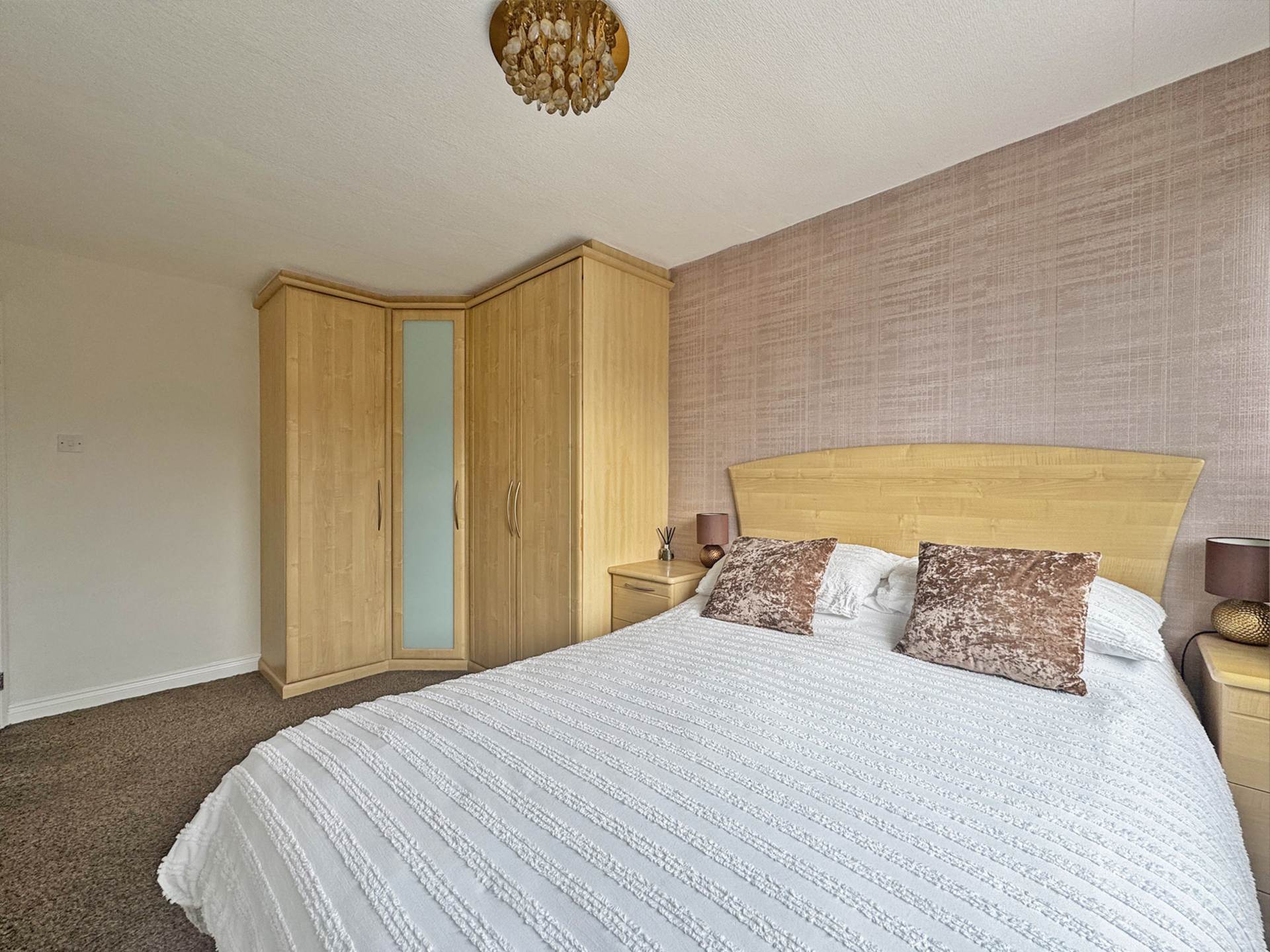 Additional Property Image 4 bedroom Semi Detached for sale in Oldham 5