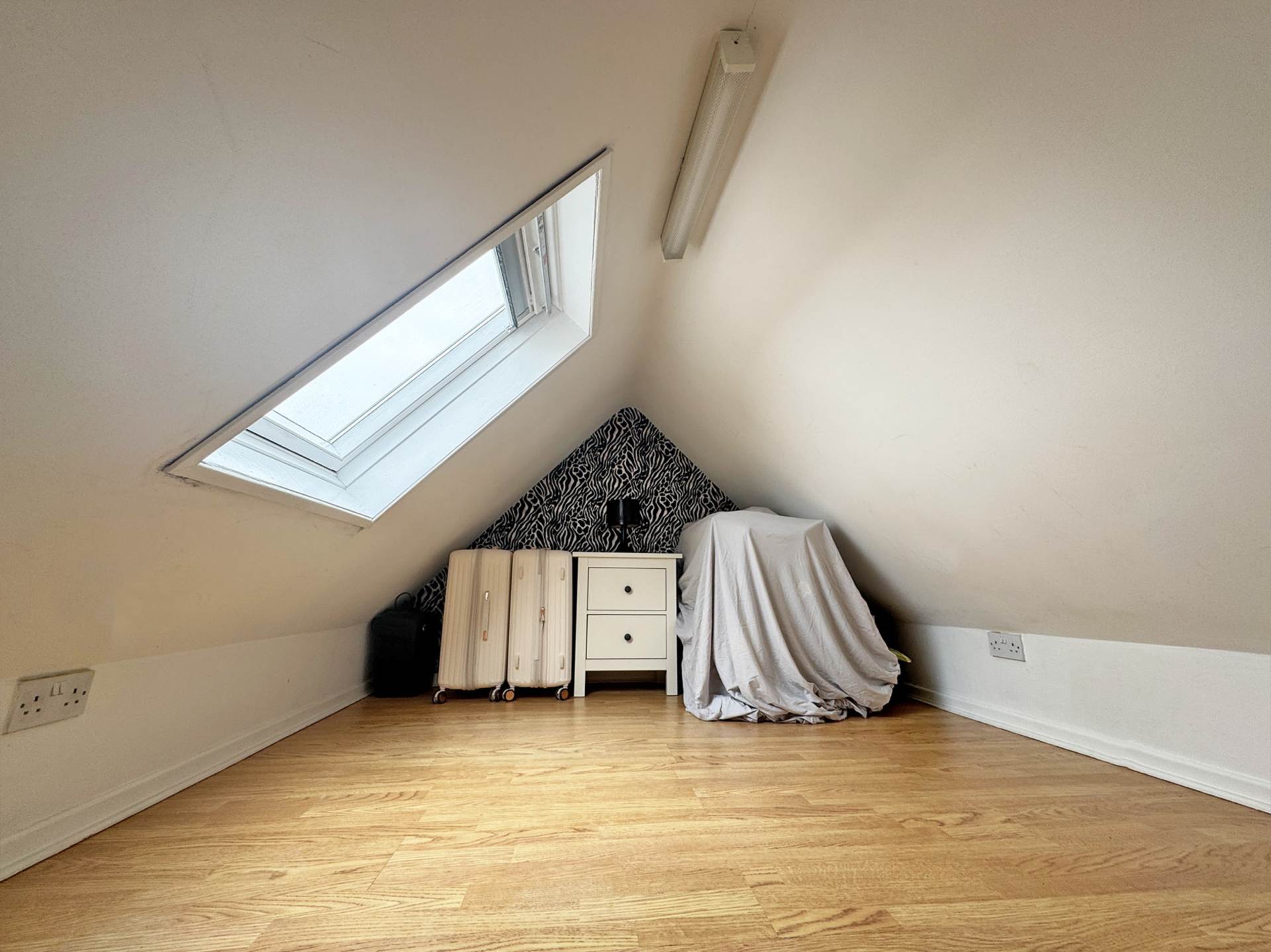 Additional Property Image 4 bedroom Semi Detached for sale in Oldham 11