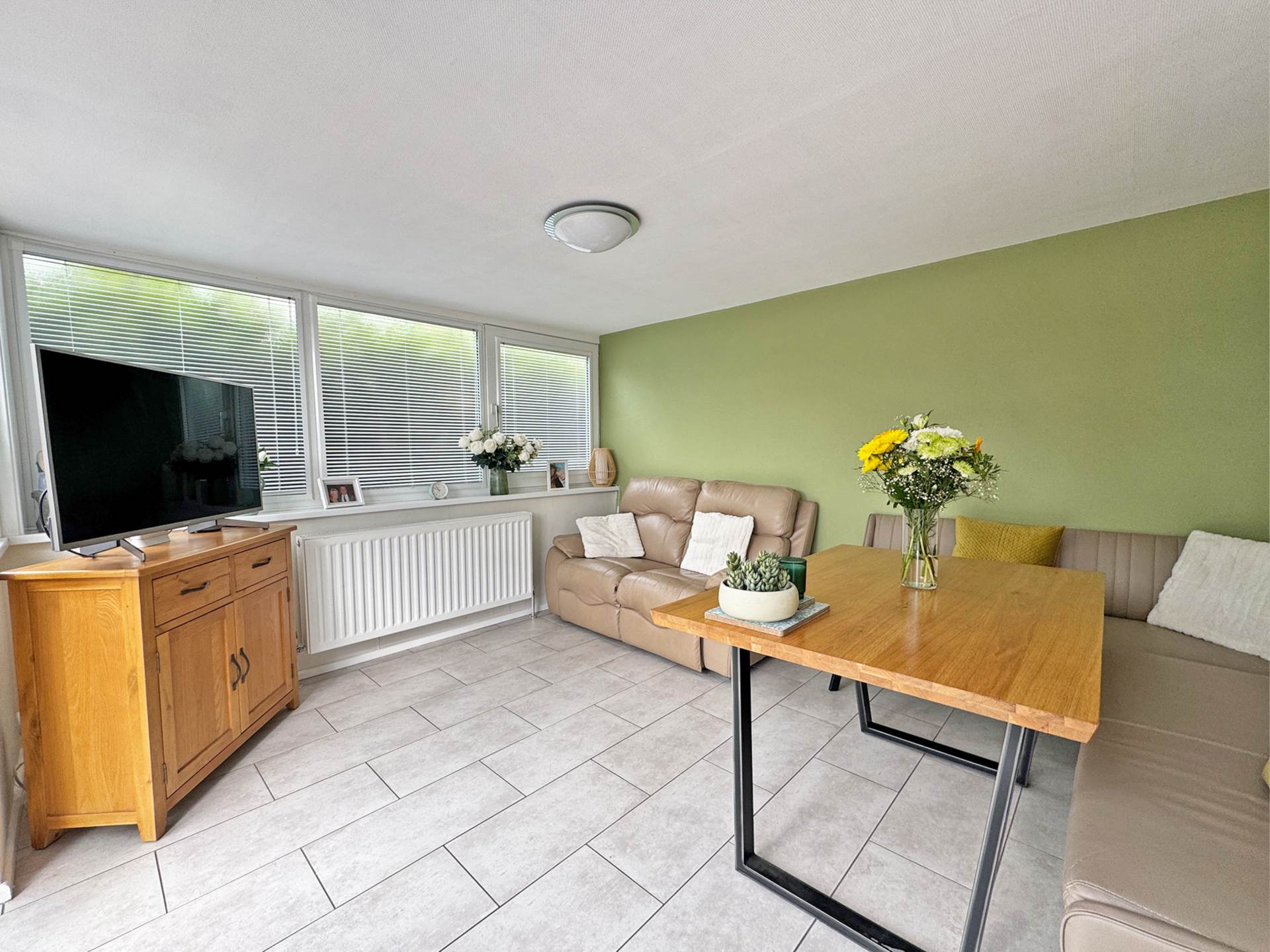 Additional Property Image 2 bedroom Bungalow for sale in Shaw 6