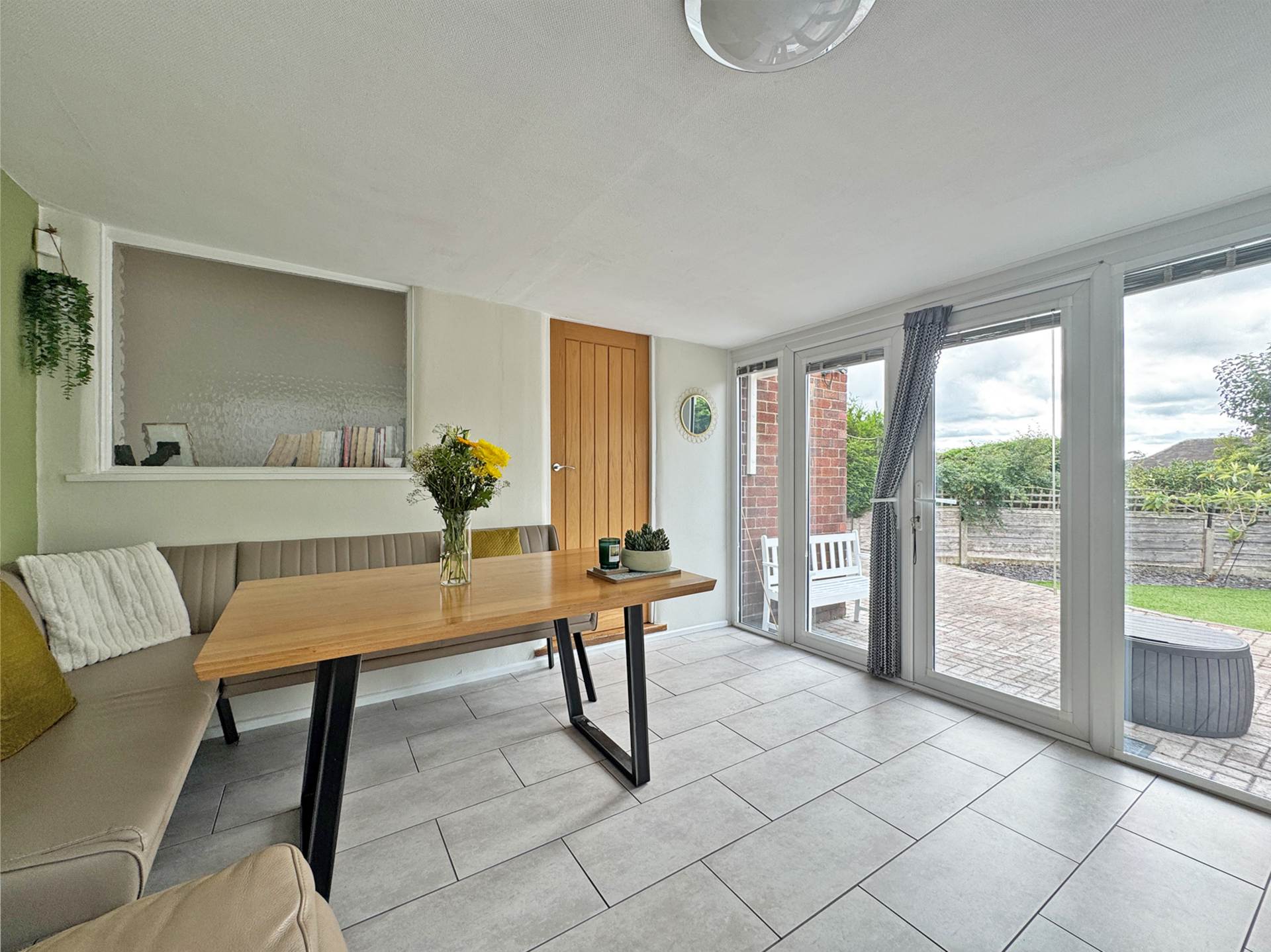 Additional Property Image 2 bedroom Bungalow for sale in Shaw 7