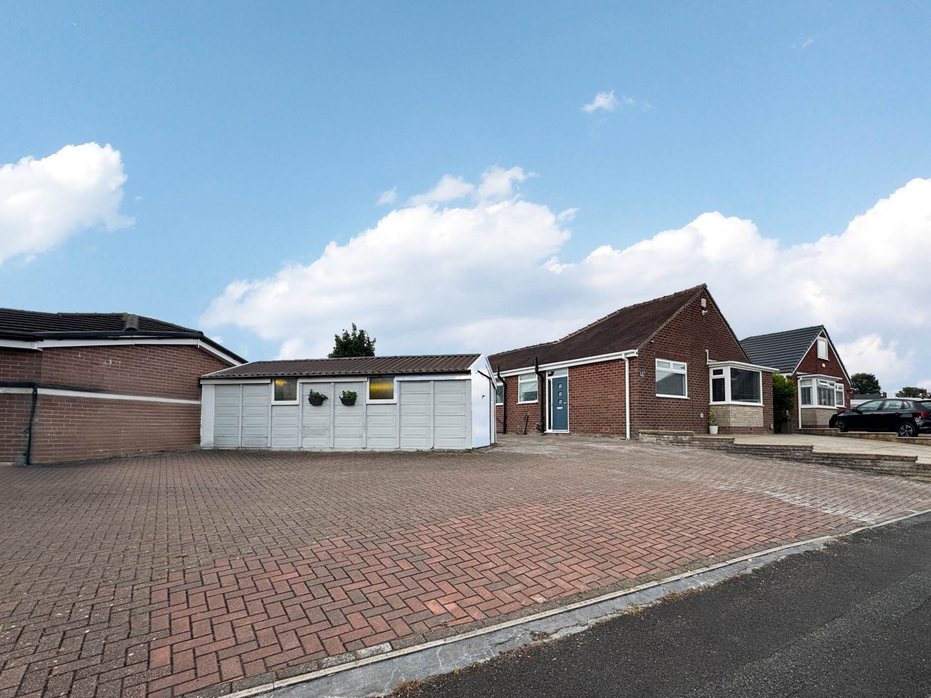 Additional Property Image 2 bedroom Bungalow for sale in Shaw 15