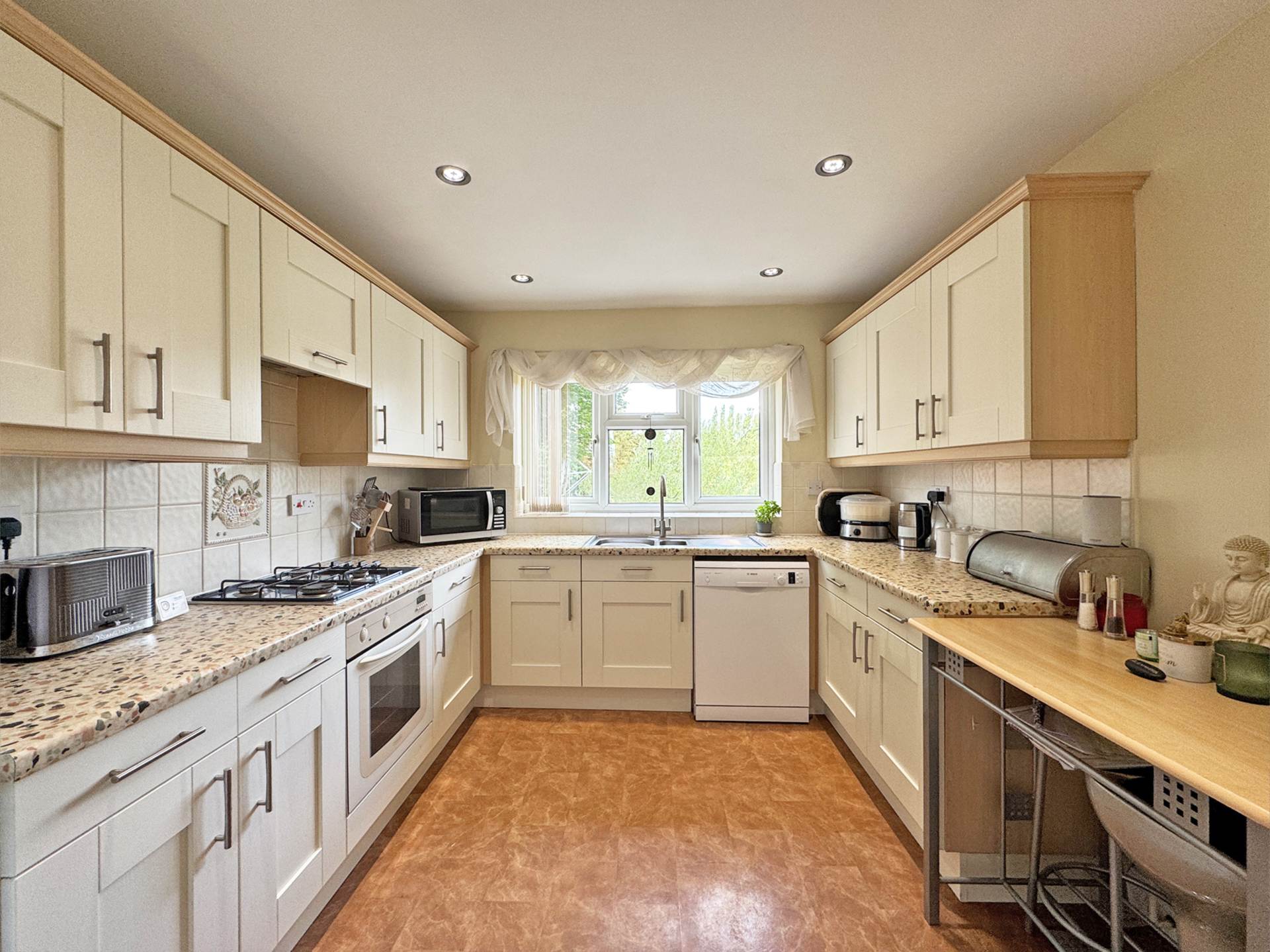 Additional Property Image 4 bedroom Detached for sale in Oldham 6