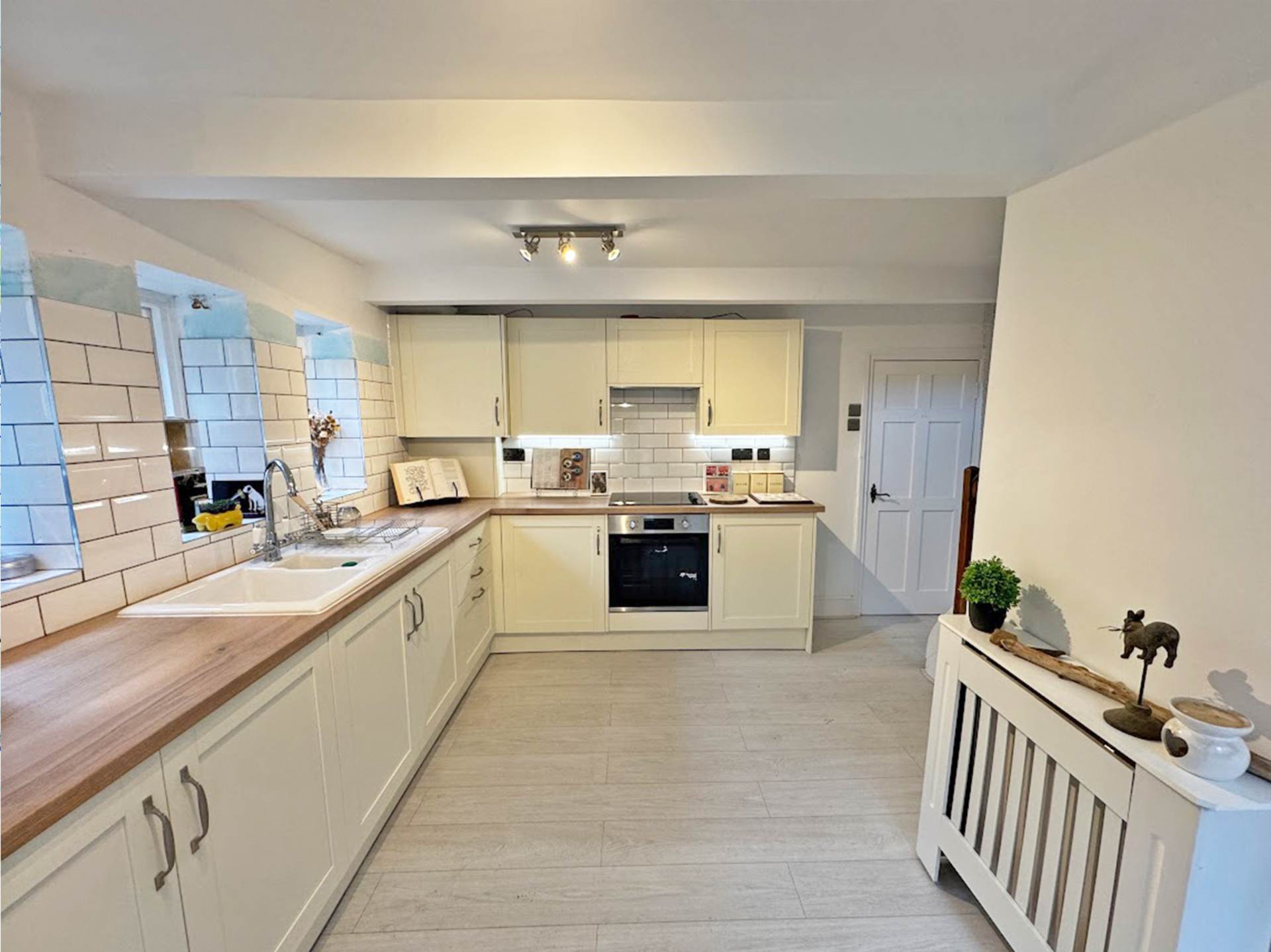 Additional Property Image 2 bedroom Cottage for sale in Oldham 4
