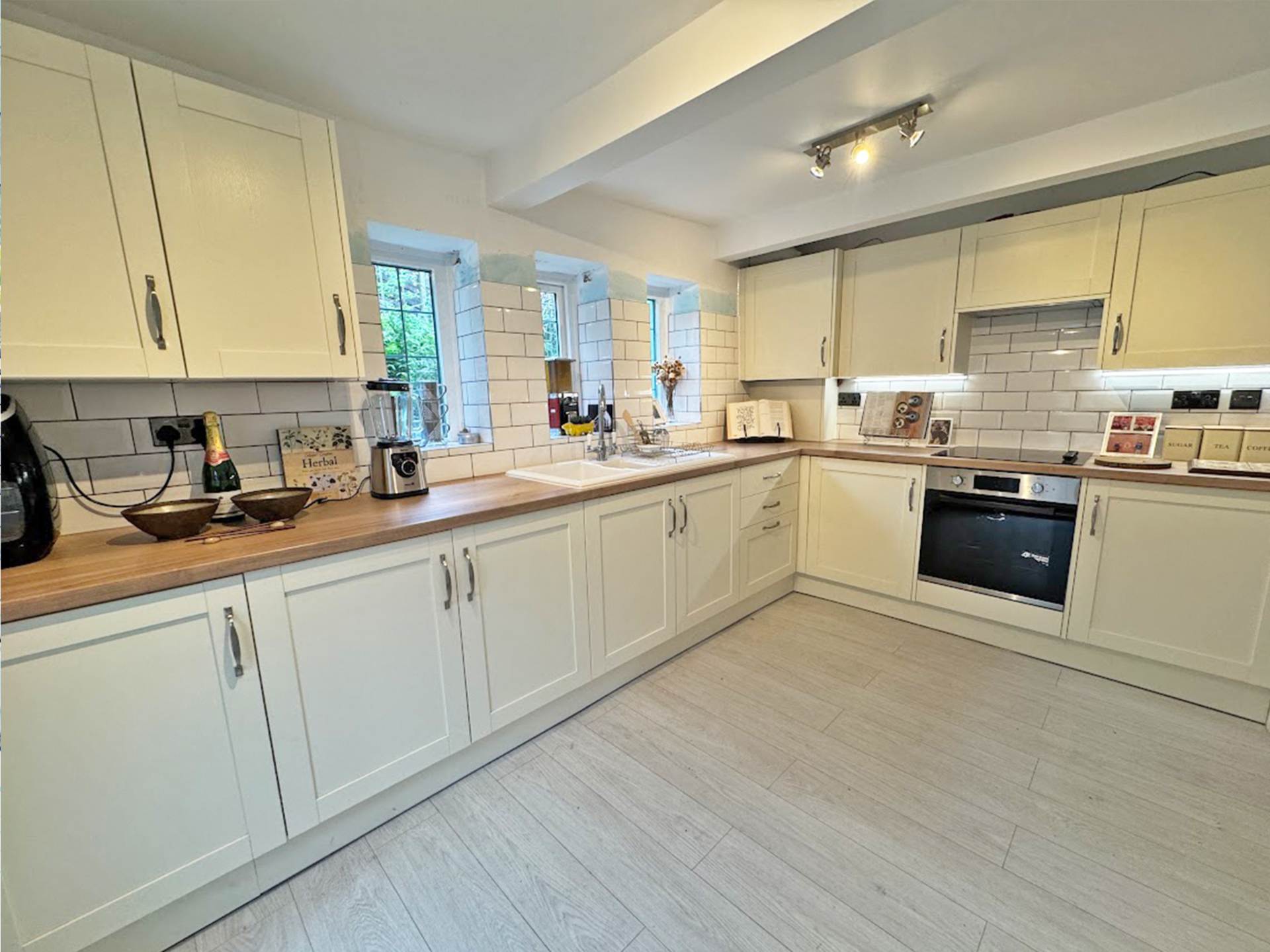 Additional Property Image 2 bedroom Cottage for sale in Oldham 5