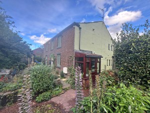 2 bedroom Cottage for sale in Oldham