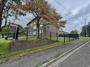 2 bedroom Apartment to rent in Oldham