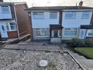 3 bedroom Semi Detached to rent in Oldham