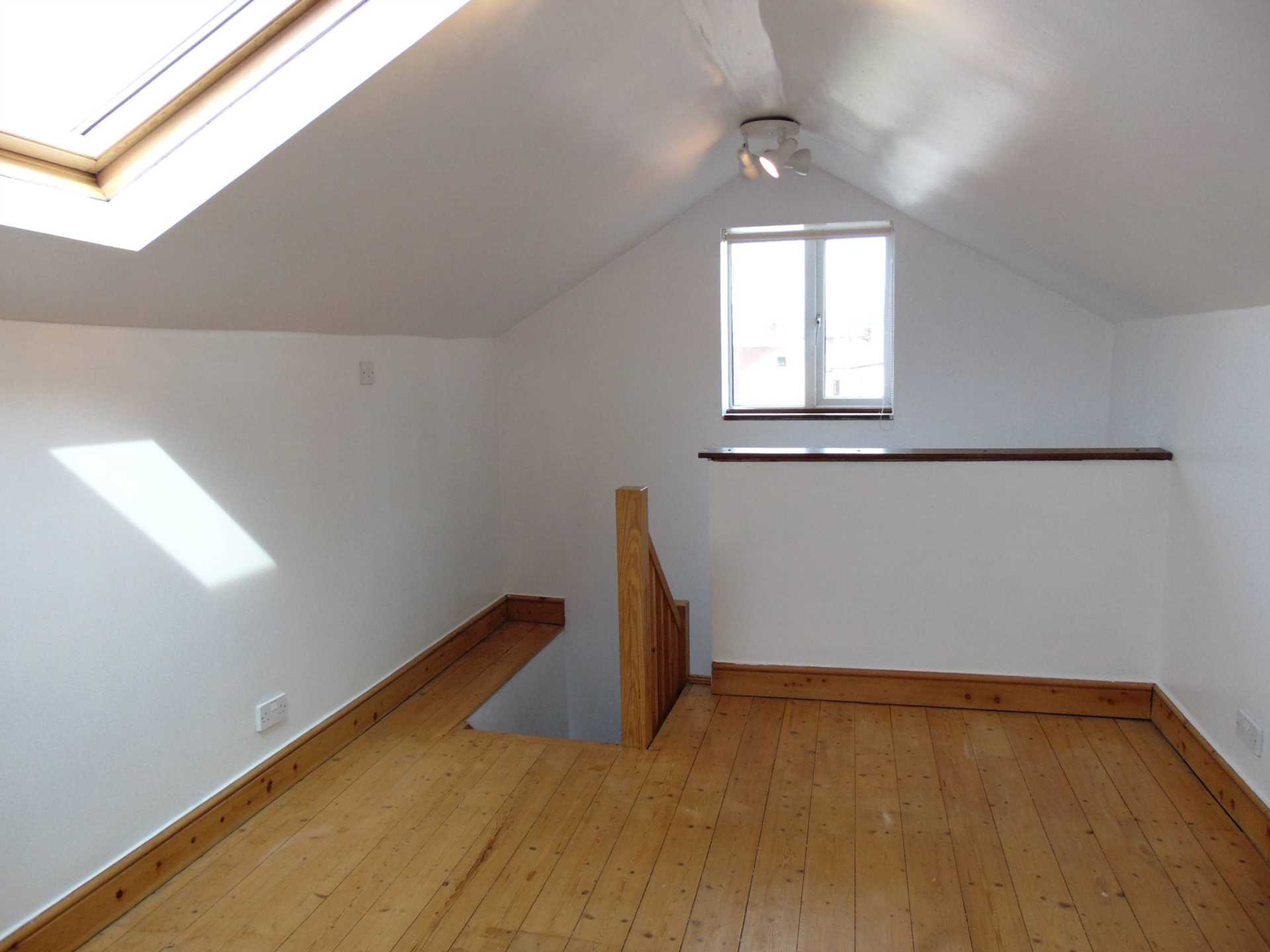 Additional Property Image 3 bedroom End of Terrace to rent in Oldham 14