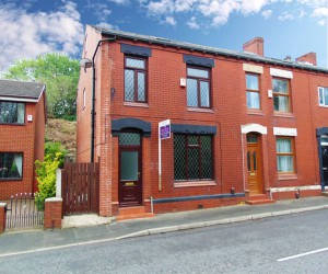 3 bedroom End of Terrace to rent in Oldham