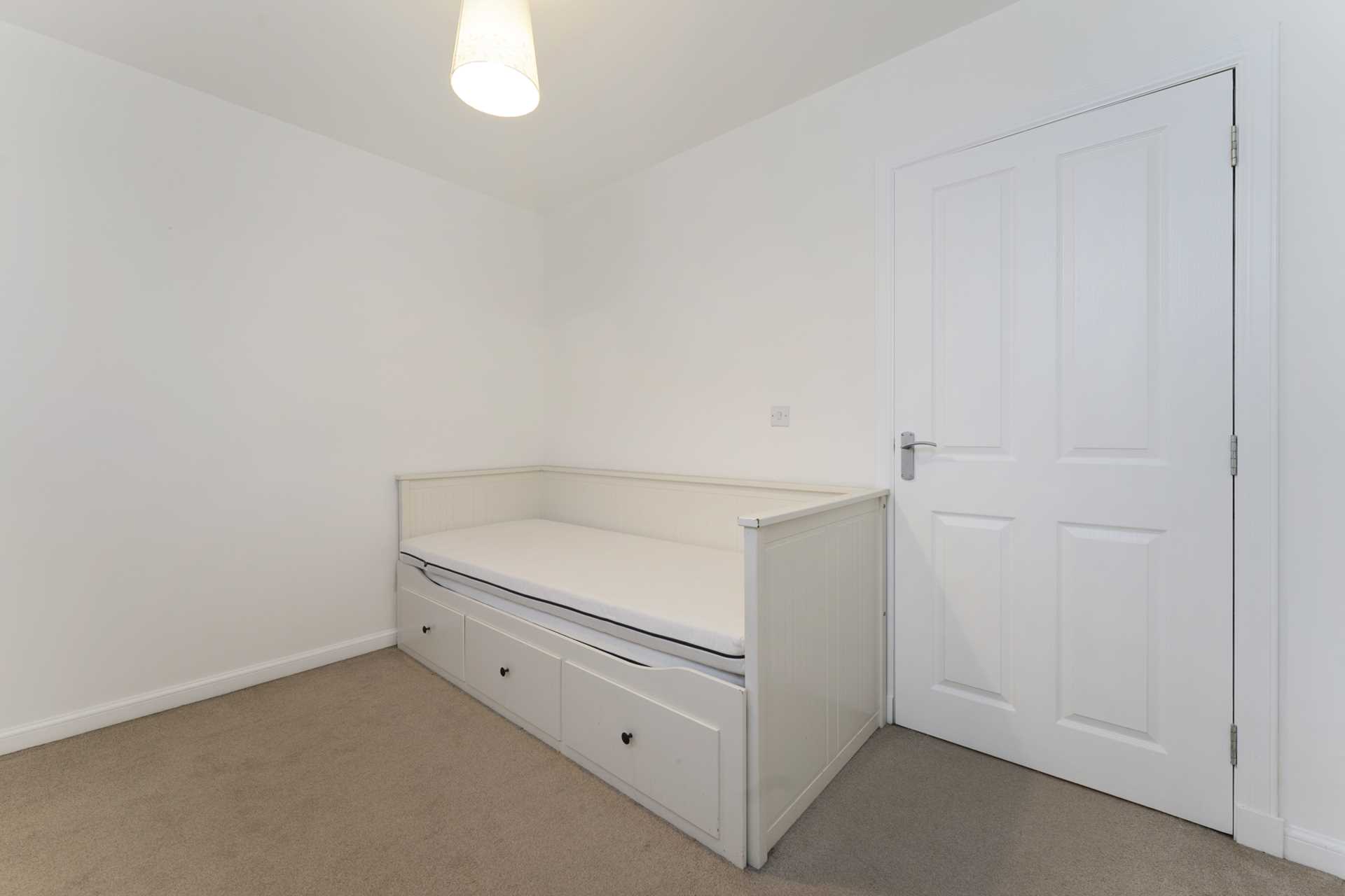 Additional Property Image 2 bedroom Apartment to rent in Renfrew 11