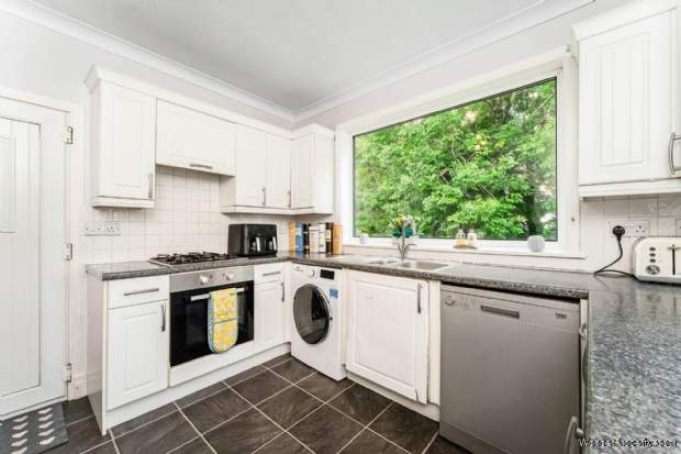 Additional Property Image 3 bedroom Semi Detached Bungalow for sale in Glasgow 4