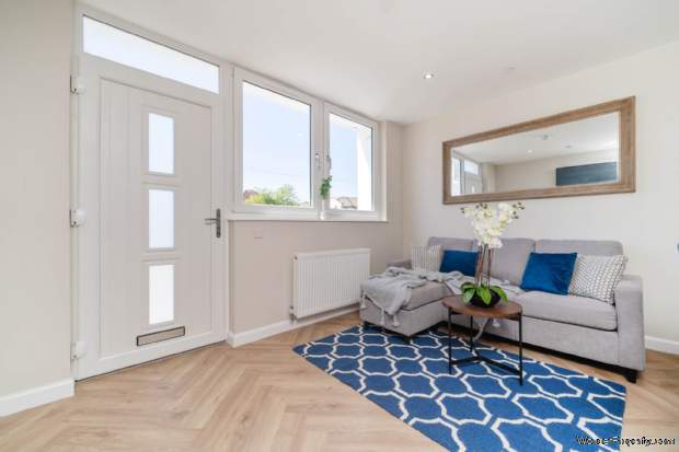 Additional Property Image 2 bedroom Apartment for sale in Kilmacolm 16