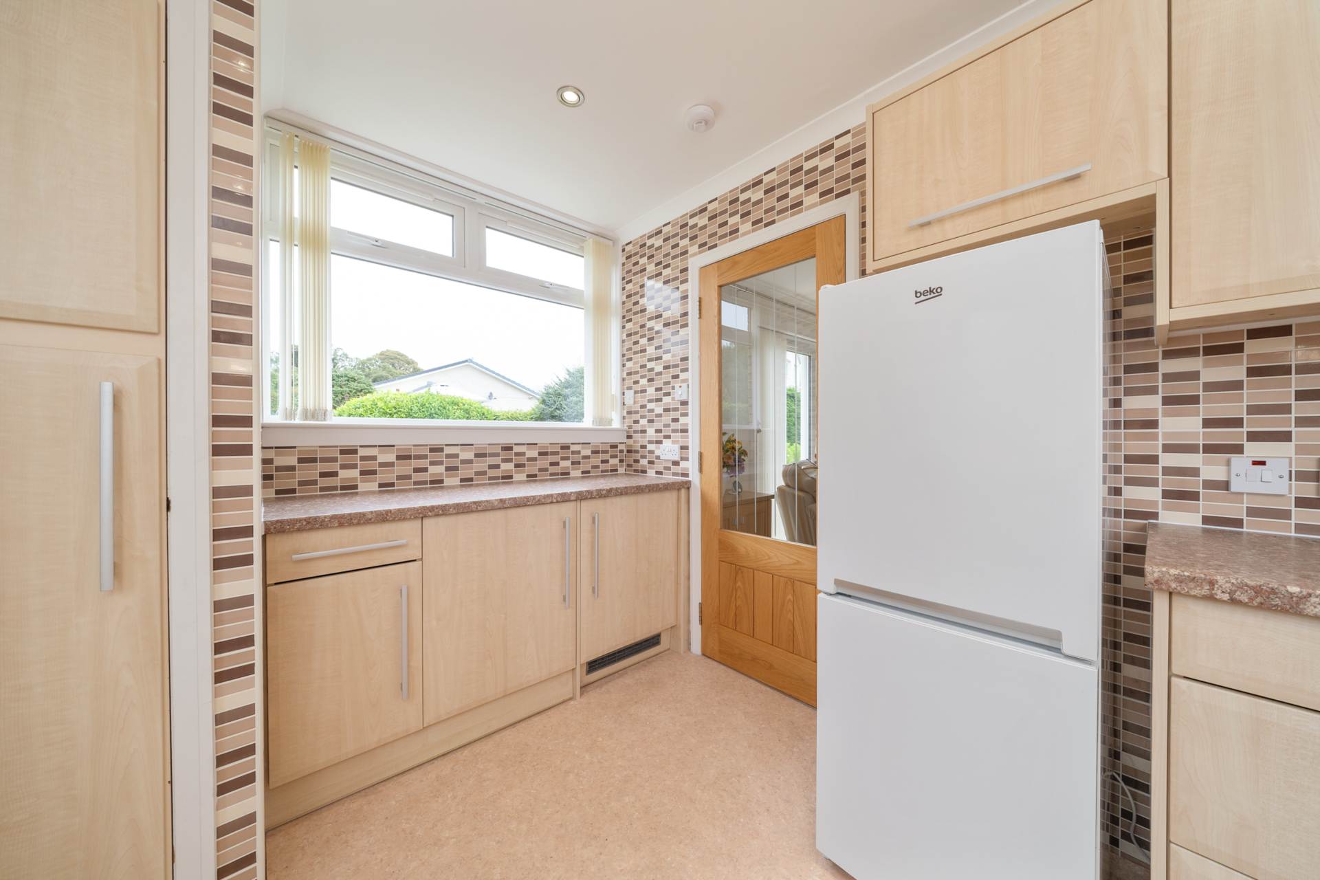 Additional Property Image 2 bedroom Detached Bungalow to rent in Largs 8