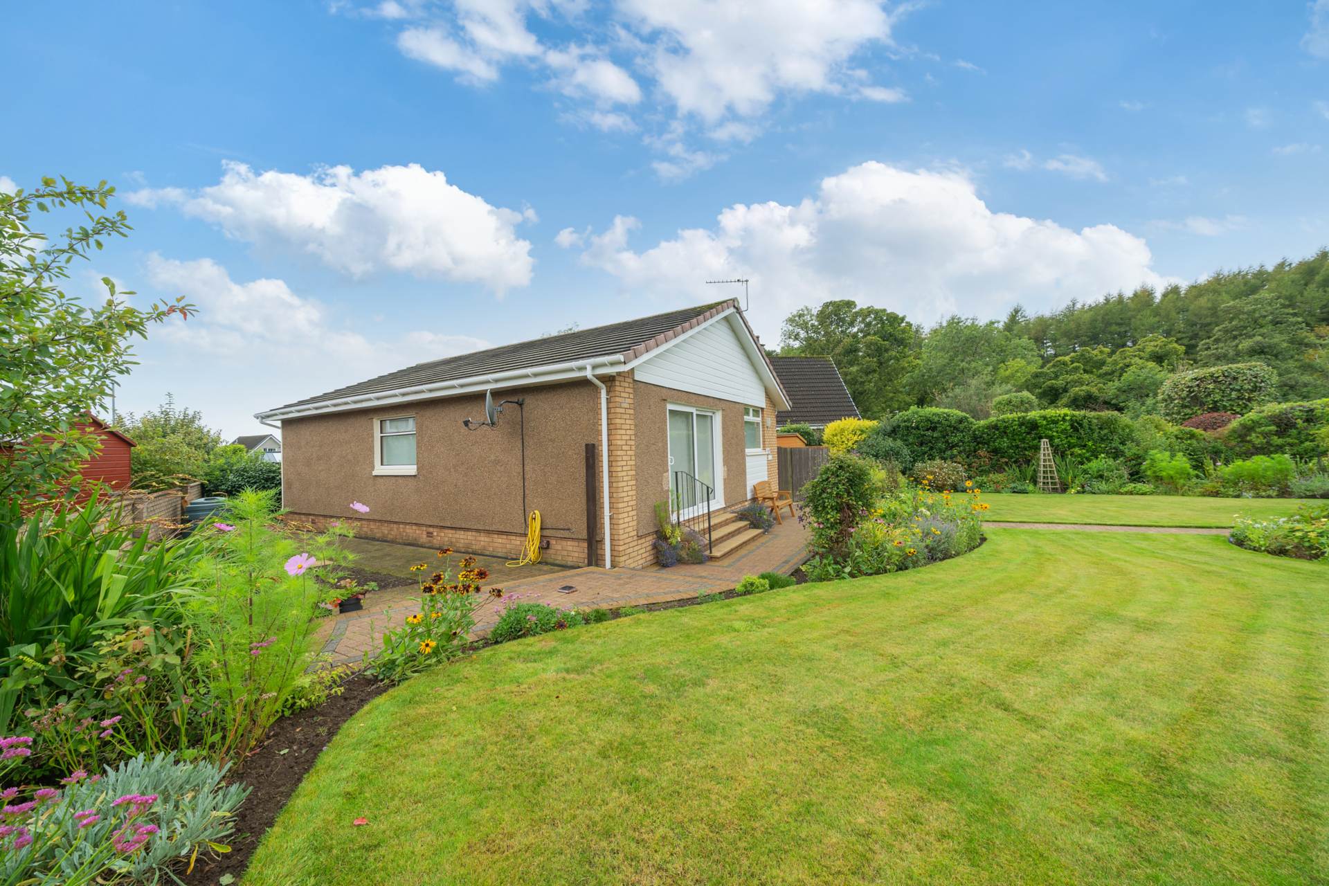 Additional Property Image 2 bedroom Detached Bungalow to rent in Largs 17
