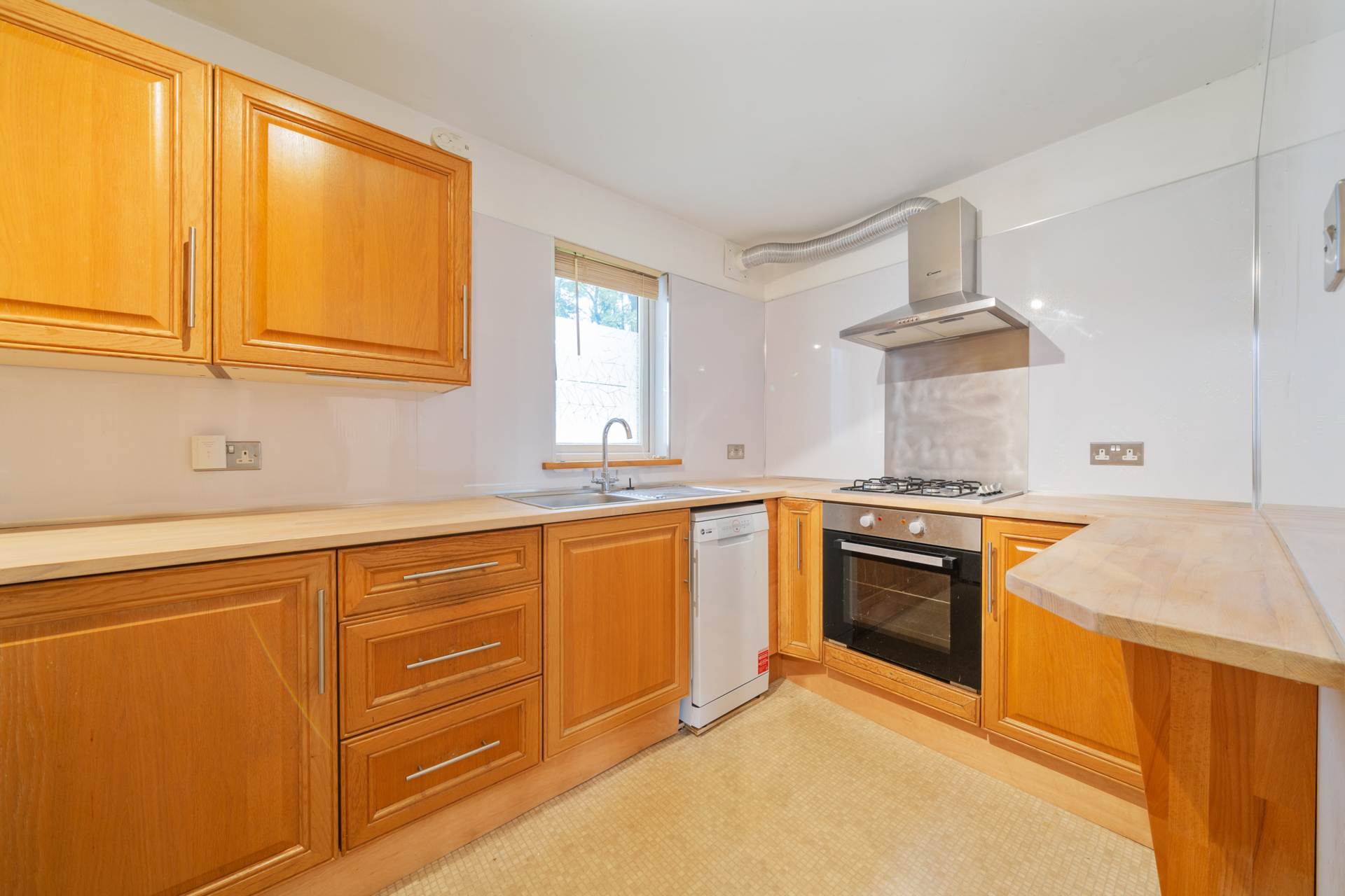Additional Property Image 2 bedroom Apartment for sale in Bridge Of Weir 4