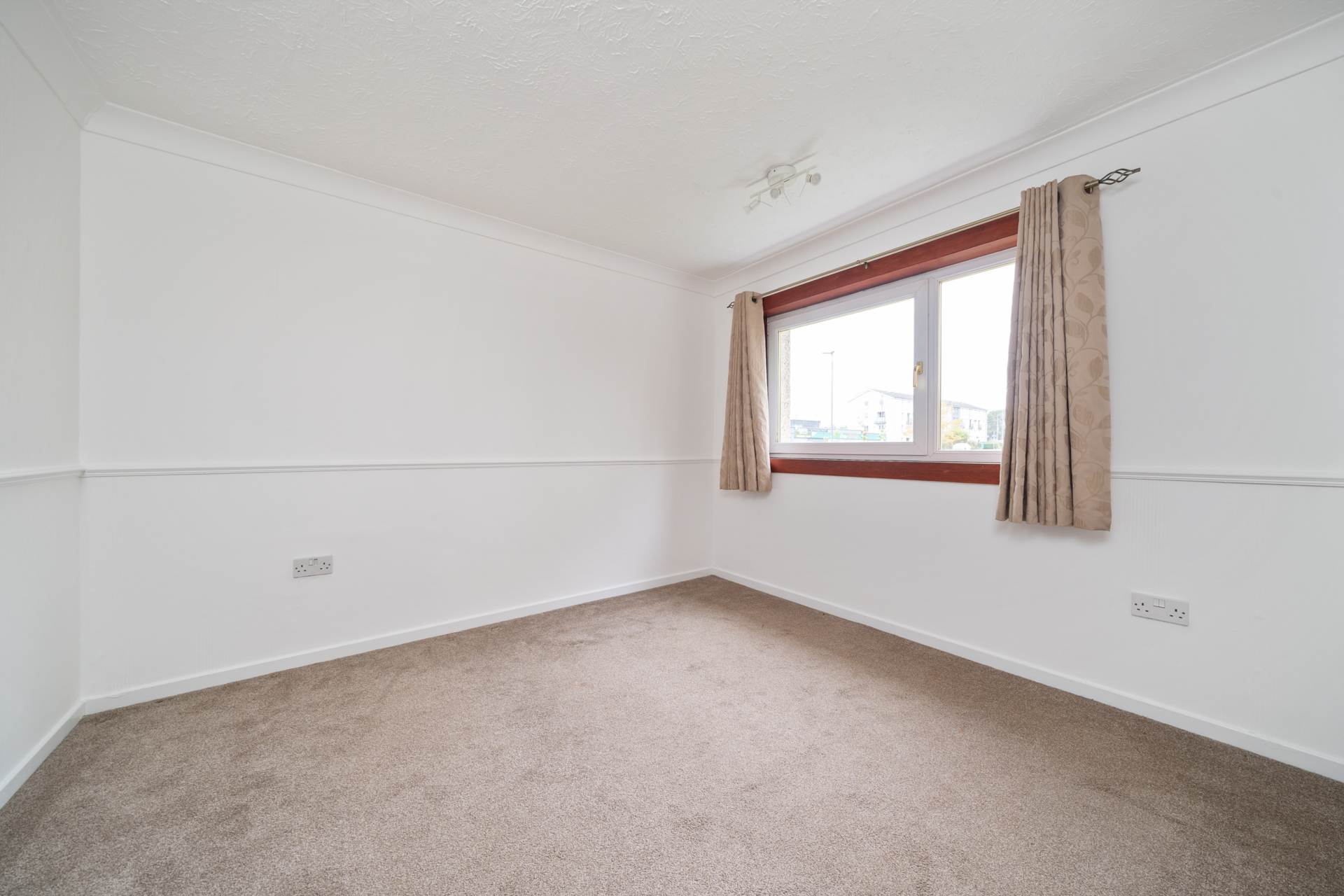 Additional Property Image 2 bedroom End of Terrace for sale in Paisley 11