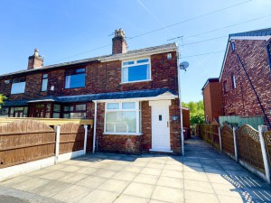 2 bedroom End of Terrace for sale in St Helens