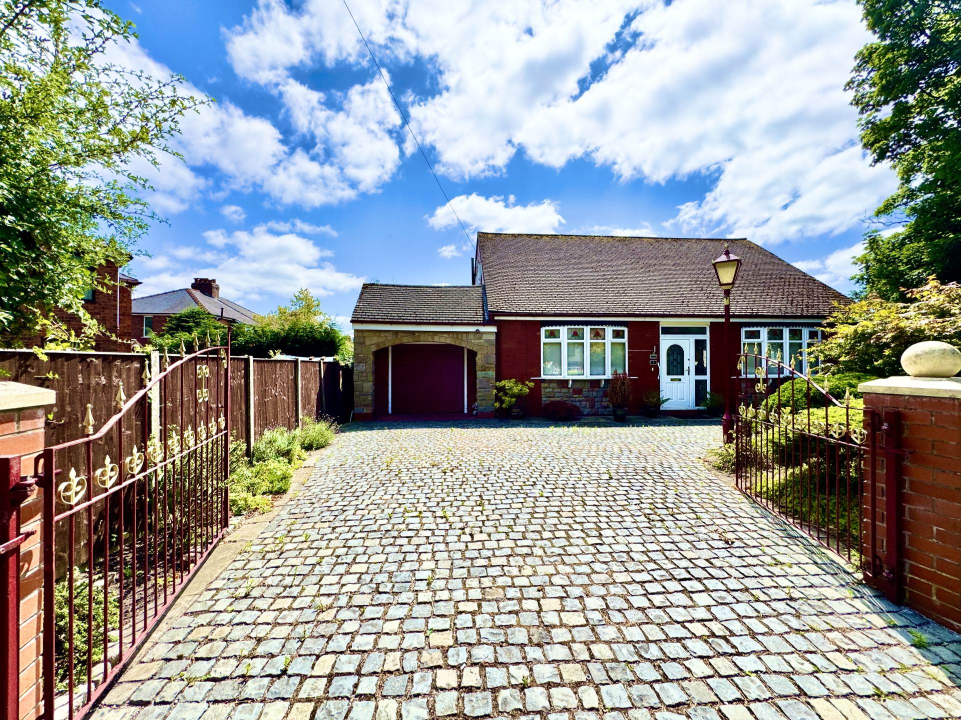 4 bedroom Detached Bungalow for sale in St Helens