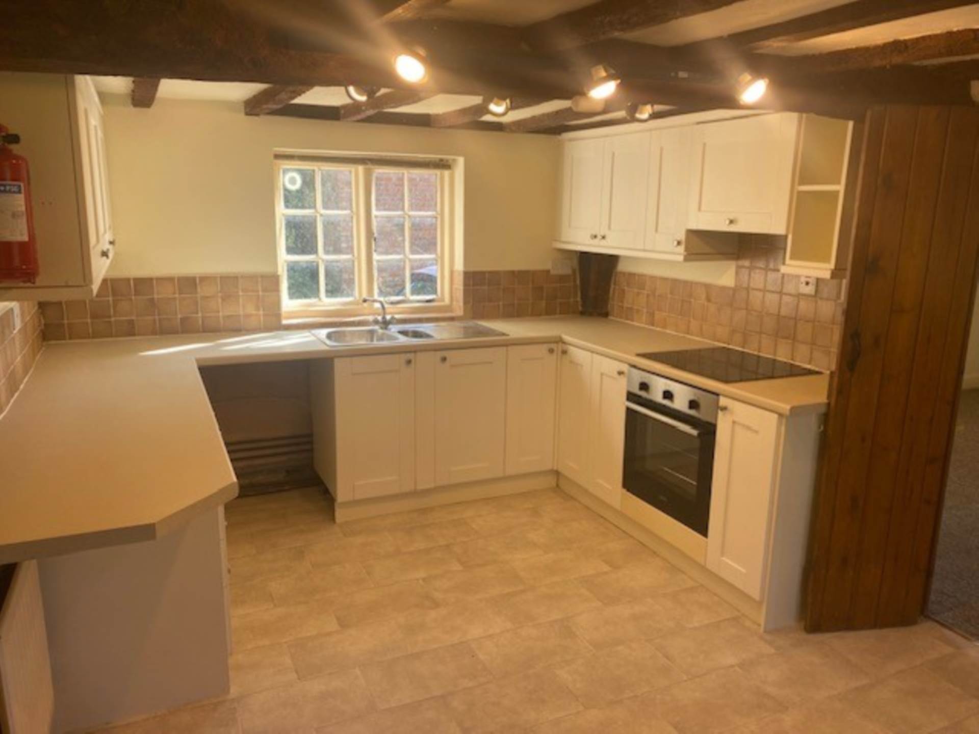 Additional Property Image 3 bedroom Cottage to rent in Lutterworth 2