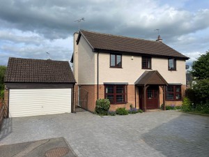 4 bedroom Detached to rent in Lutterworth