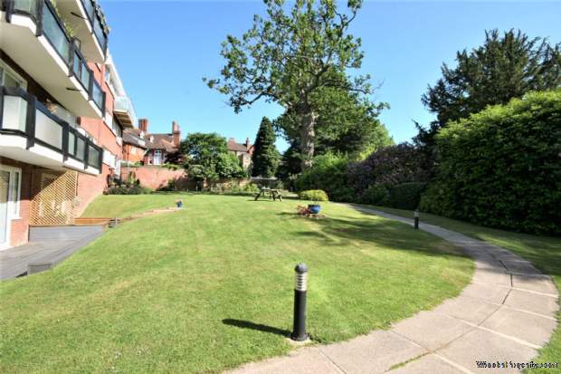 Additional Property Image 1 bedroom Flat for sale in Bromley 4