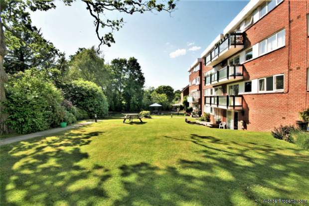 Additional Property Image 1 bedroom Flat for sale in Bromley 14