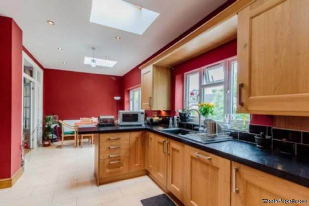 7 bedroom Semi Detached for sale in Ilford