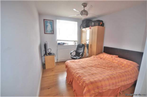 Additional Property Image 7 bedroom Semi Detached for sale in Ilford 5