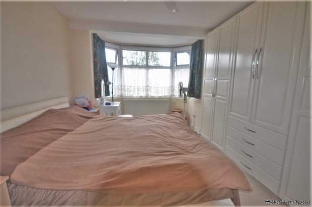 Additional Property Image 7 bedroom Semi Detached for sale in Ilford 6