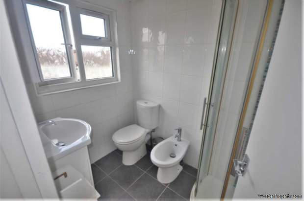 Additional Property Image 7 bedroom Semi Detached for sale in Ilford 8