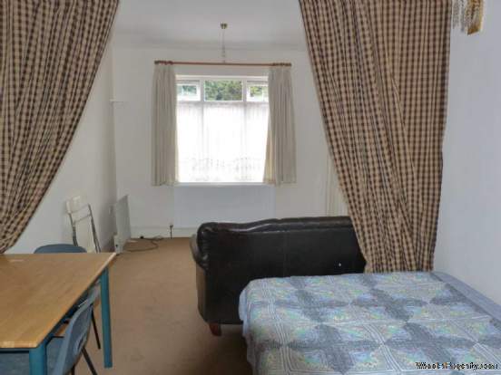 Additional Property Image 7 bedroom Semi Detached for sale in Ilford 11