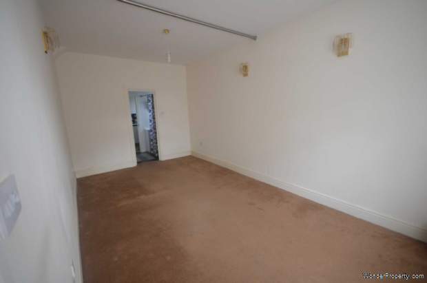 Additional Property Image 7 bedroom Semi Detached for sale in Ilford 12