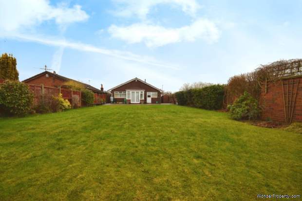 Additional Property Image 2 bedroom Detached Bungalow for sale in Wirral 4