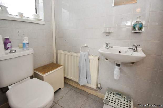 Additional Property Image 2 bedroom Detached Bungalow for sale in Wirral 13