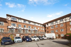 1 bedroom Flat for sale in Wirral