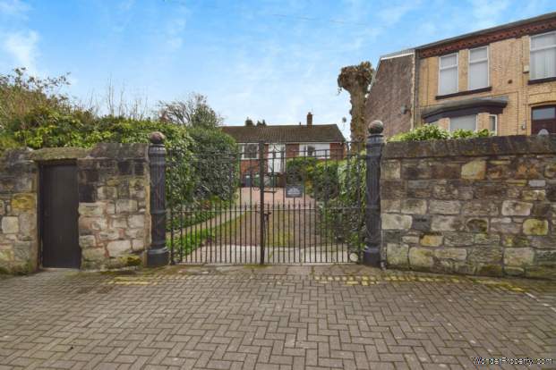 Additional Property Image 2 bedroom Semi Detached Bungalow for sale in Birkenhead 2