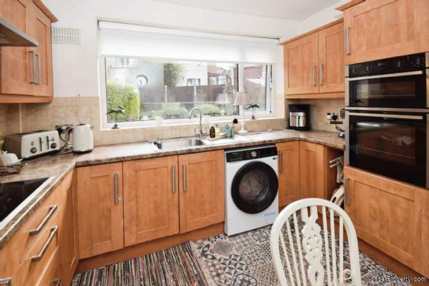 Additional Property Image 2 bedroom Semi Detached Bungalow for sale in Birkenhead 18