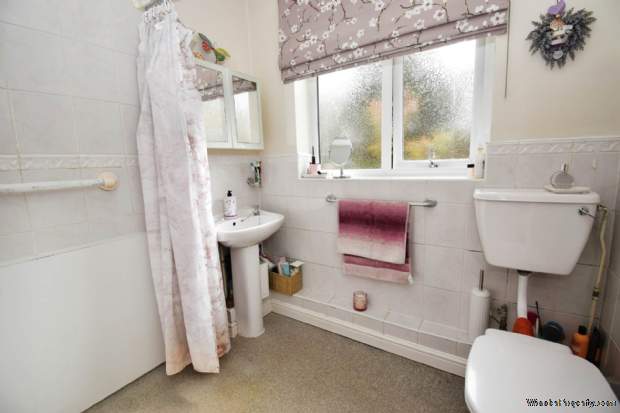 Additional Property Image 2 bedroom Semi Detached Bungalow for sale in Birkenhead 12