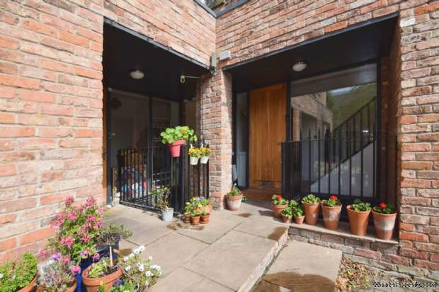 Additional Property Image 4 bedroom House for sale in Birkenhead 2