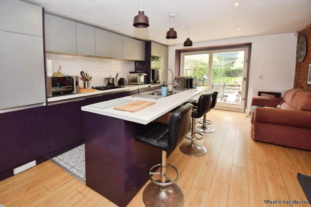 Additional Property Image 4 bedroom House for sale in Birkenhead 3