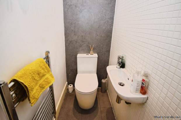 Additional Property Image 4 bedroom House for sale in Birkenhead 6