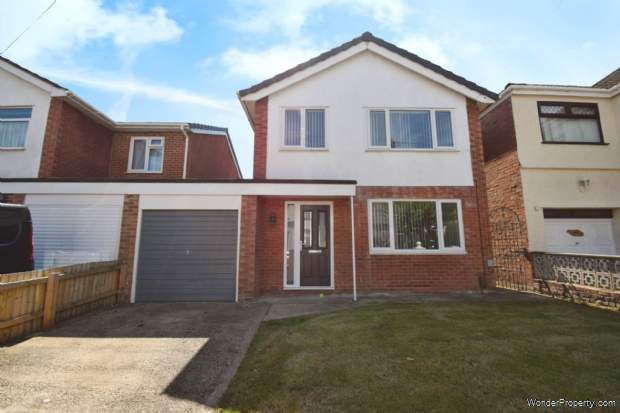 3 bedroom Link Detached House for sale in Wirral