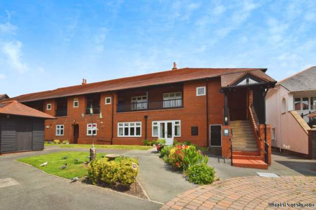 Additional Property Image 2 bedroom Flat for sale in Wirral 4