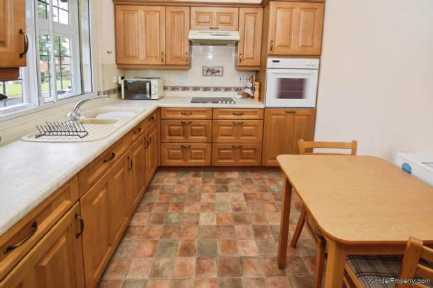 Additional Property Image 2 bedroom Flat for sale in Wirral 9