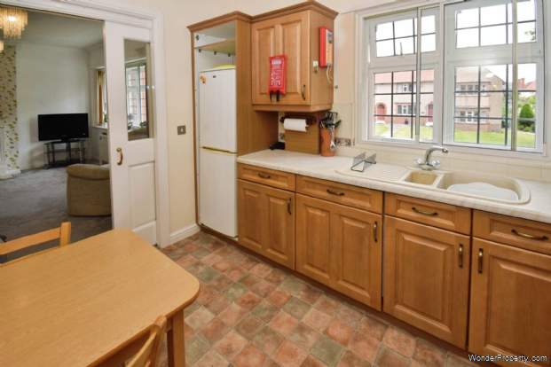 Additional Property Image 2 bedroom Flat for sale in Wirral 11