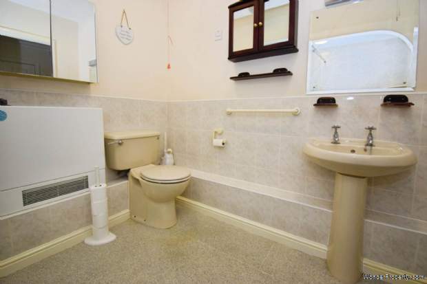 Additional Property Image 2 bedroom Flat for sale in Wirral 18