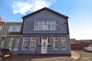 3 bedroom End of Terrace for sale in Wirral