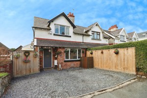 2 bedroom Semi Detached for sale in Wirral